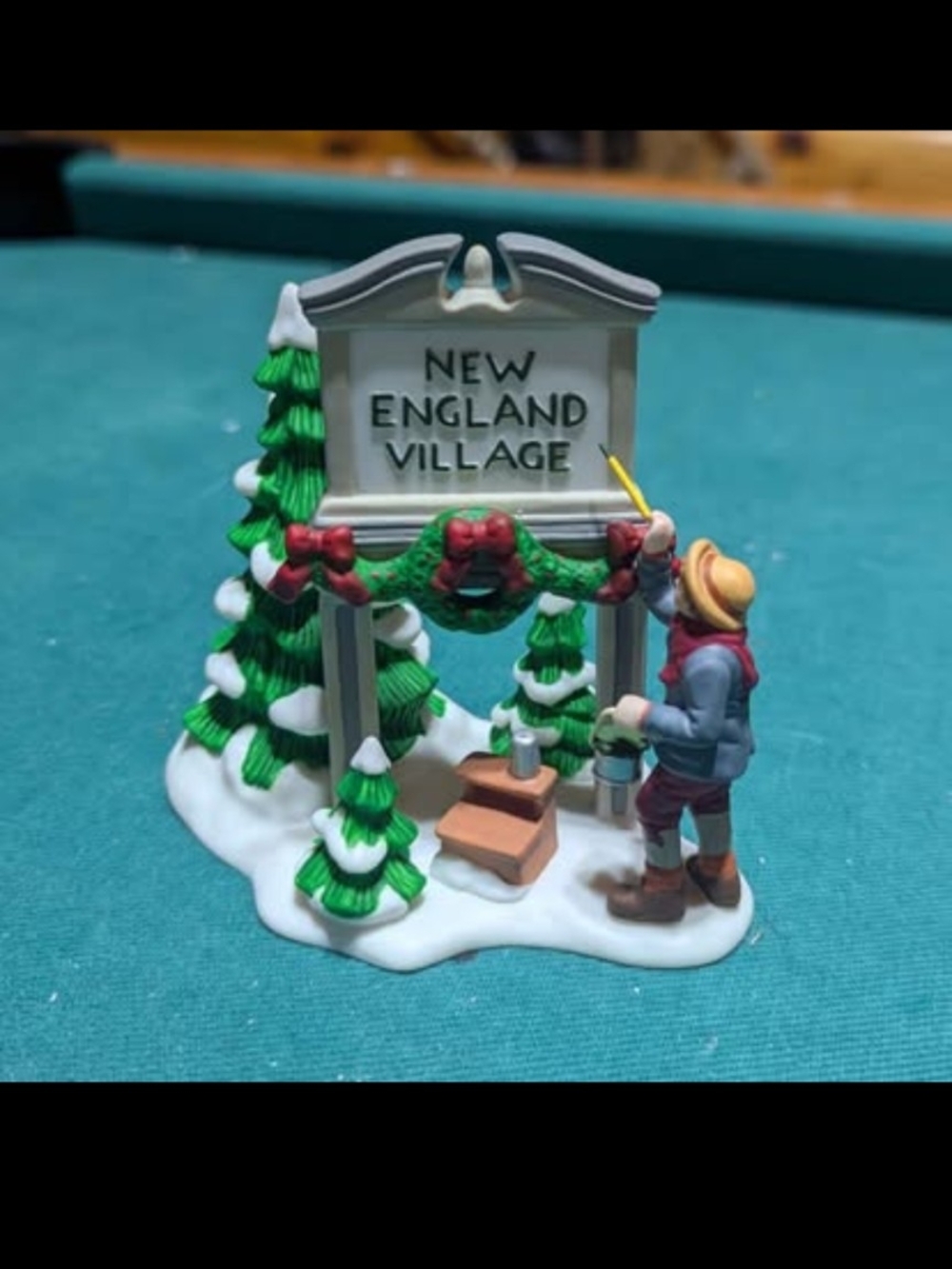 Department 56 - New England Village Series - Fresh Paint New England Sign #5659
